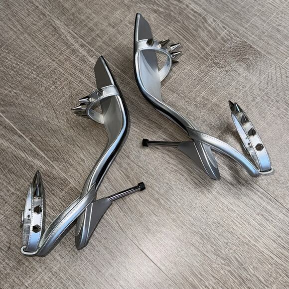 NIB ALEXANDER MCQUEEN Women’s Silver Punk Stud Metallic Ankle-Strap Sandals - Picture 5 of 15